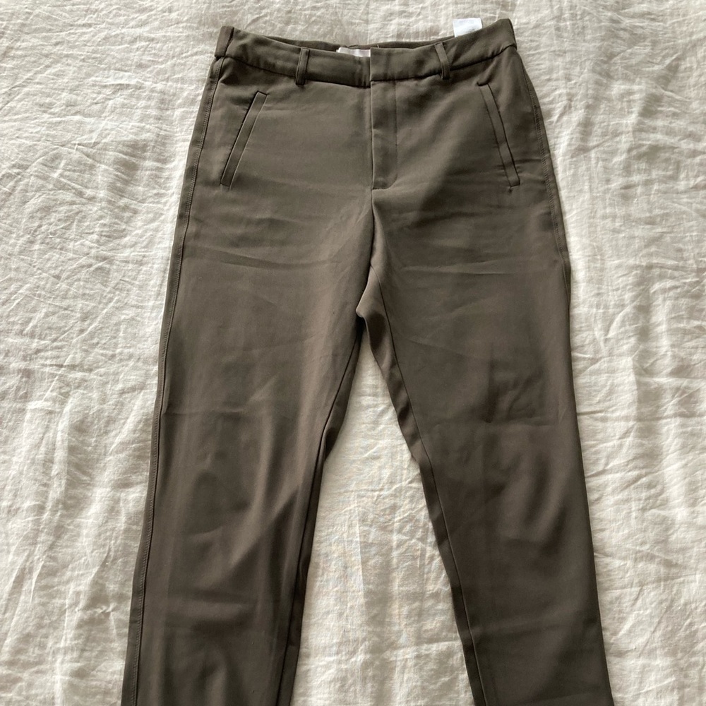 InWear elastic ankle/waist pant zipper detail